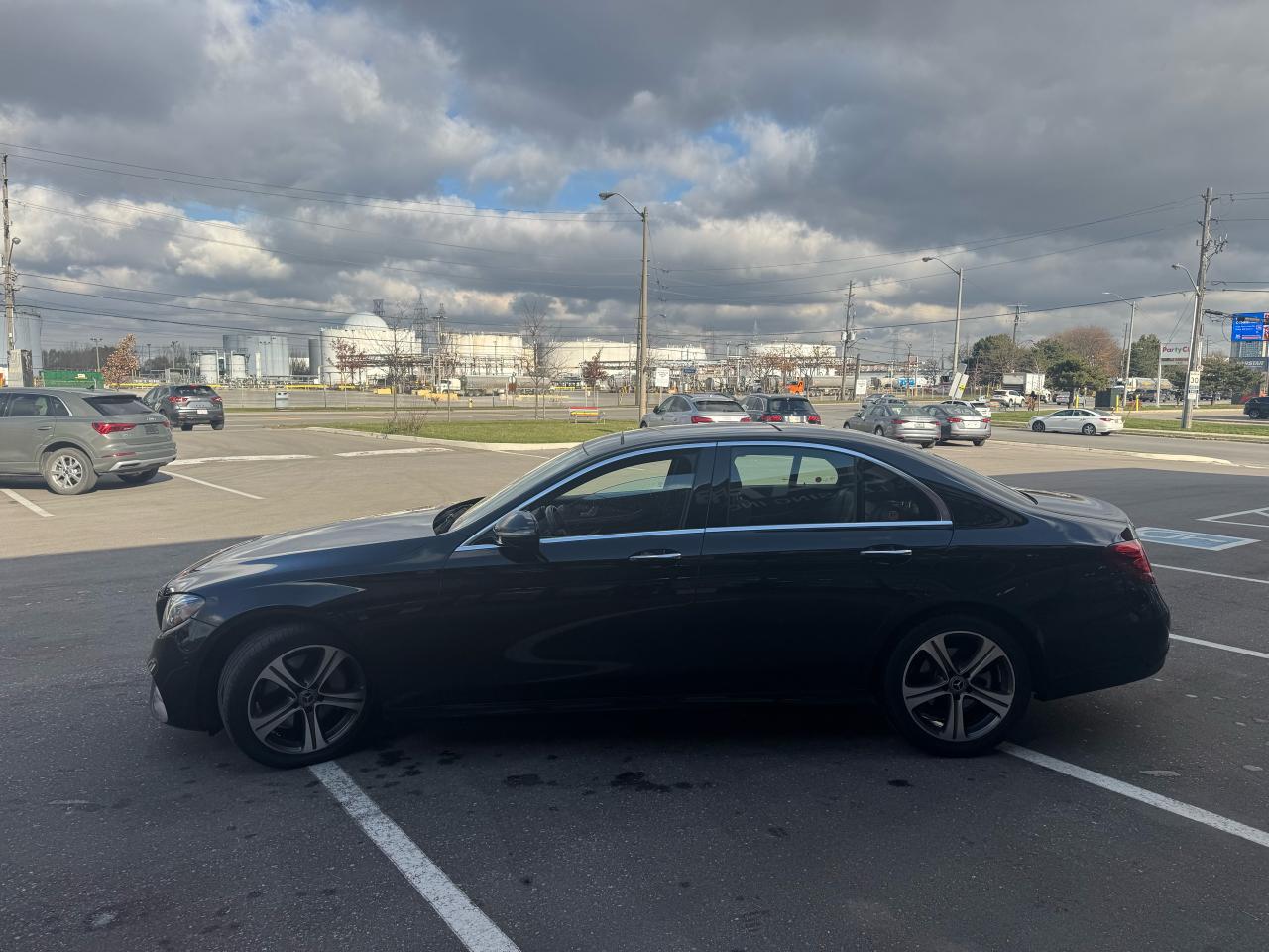 2018 Mercedes-Benz E-Class E 300 4MATIC LEATHER PAN/ROOF NAVI B/SPOT CAMERA Photo3