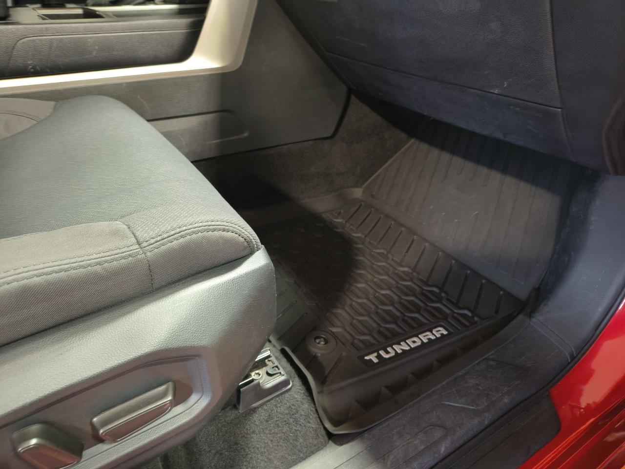 2022 Toyota Tundra 4x4 Crewmax TRD Sport Photo0