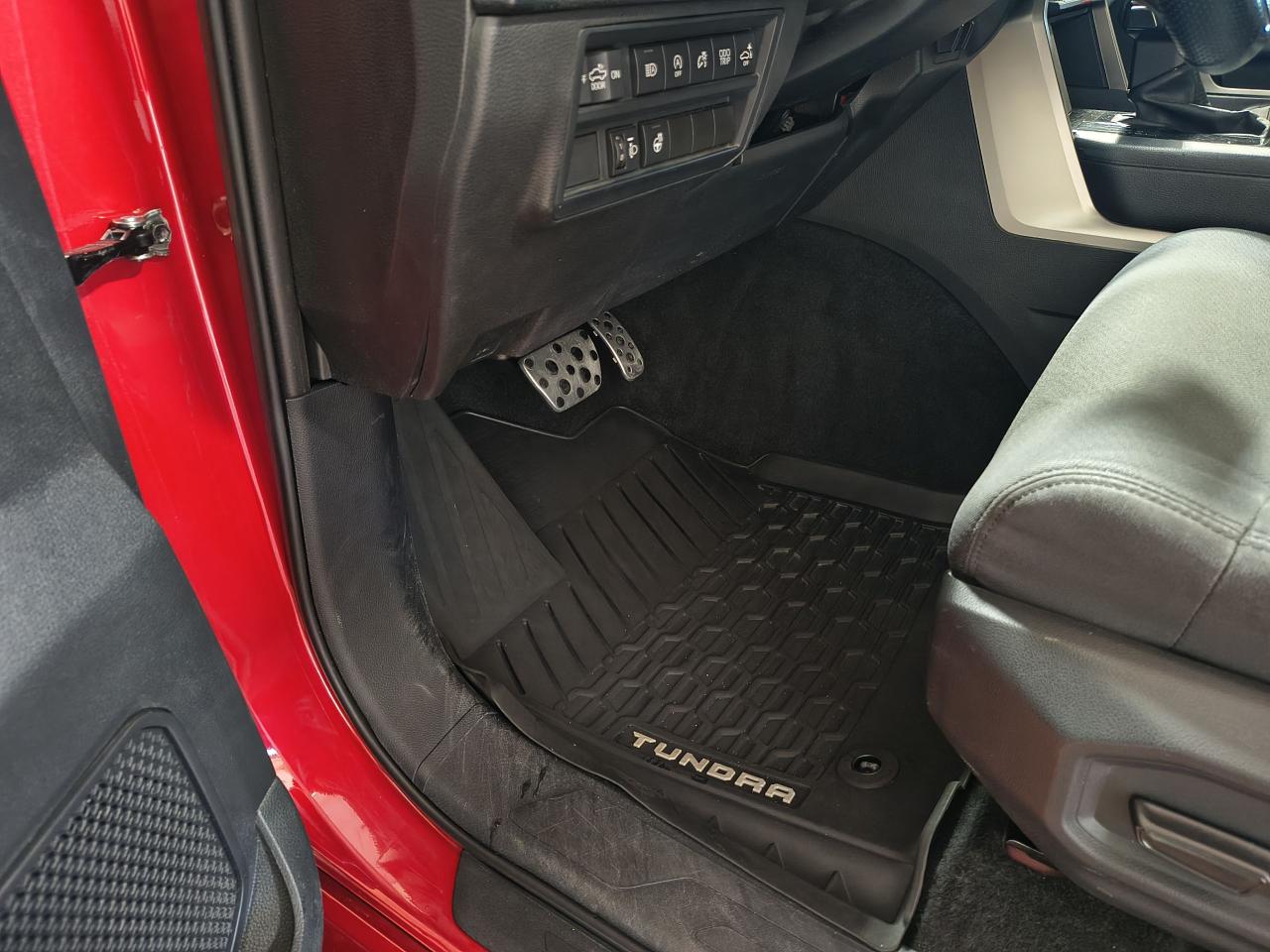 2022 Toyota Tundra 4x4 Crewmax TRD Sport Photo0