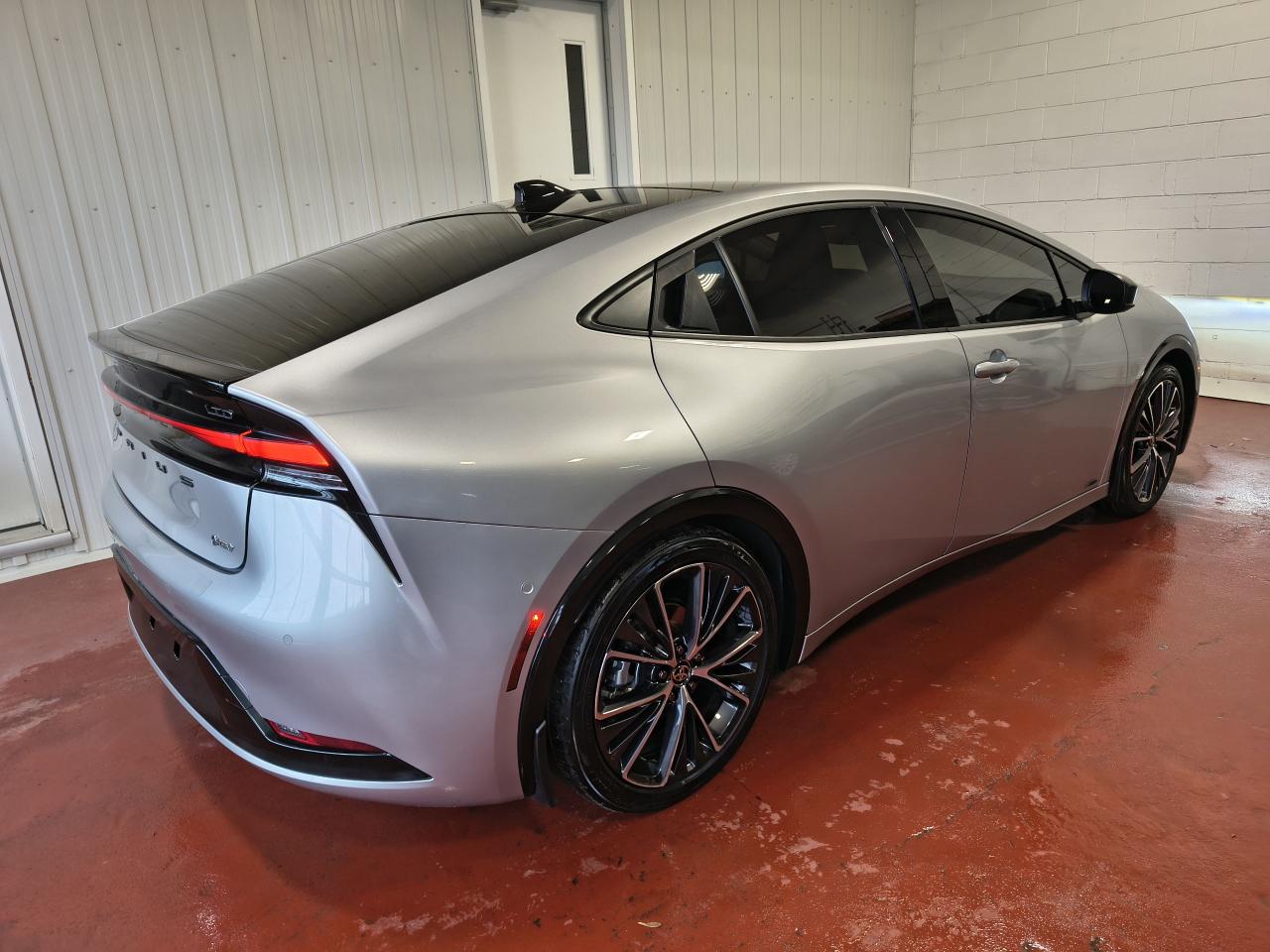 2023 Toyota Prius Limited AWD Photo0