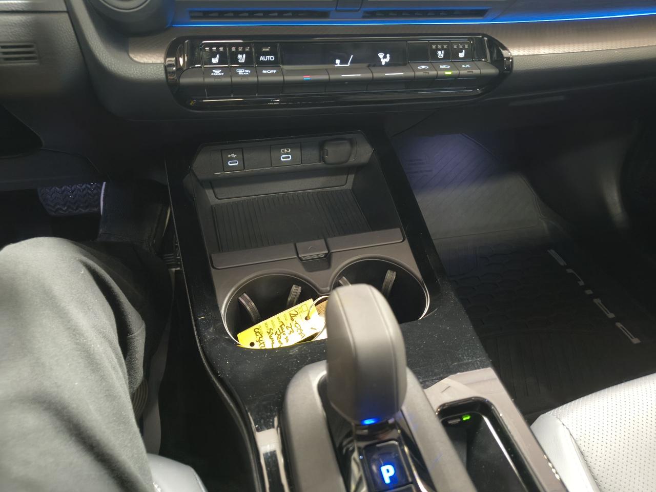 2023 Toyota Prius Limited AWD Photo0