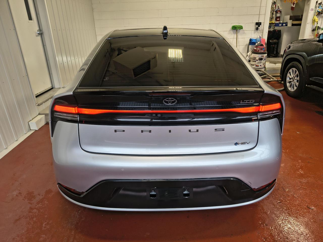 2023 Toyota Prius Limited AWD Photo0