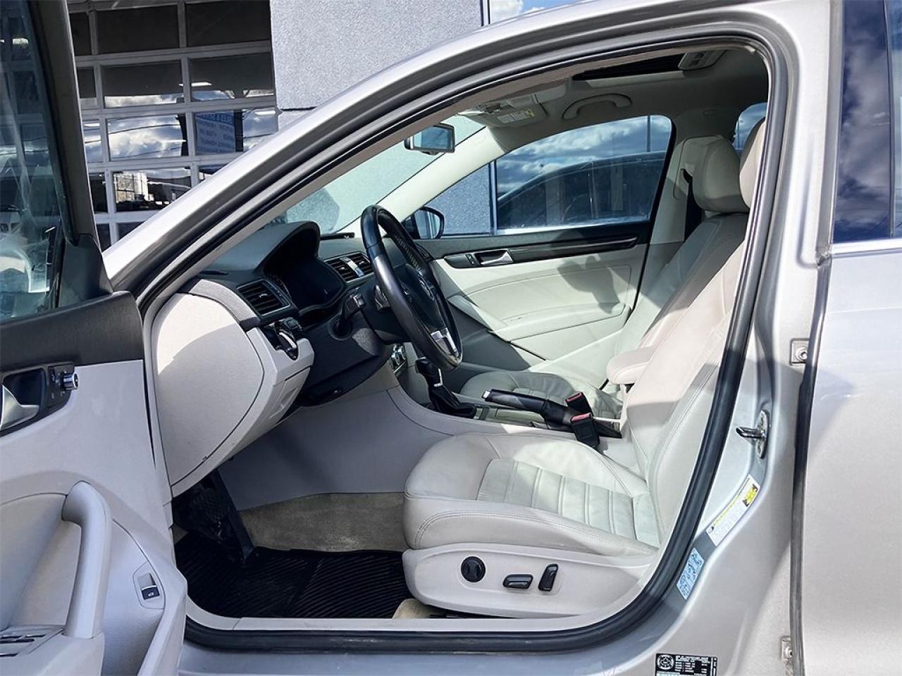 2012 Volkswagen Passat TDI|HIGHLINE|NAVI|LEATHER|SUNROOF|18in ALLOYS Photo