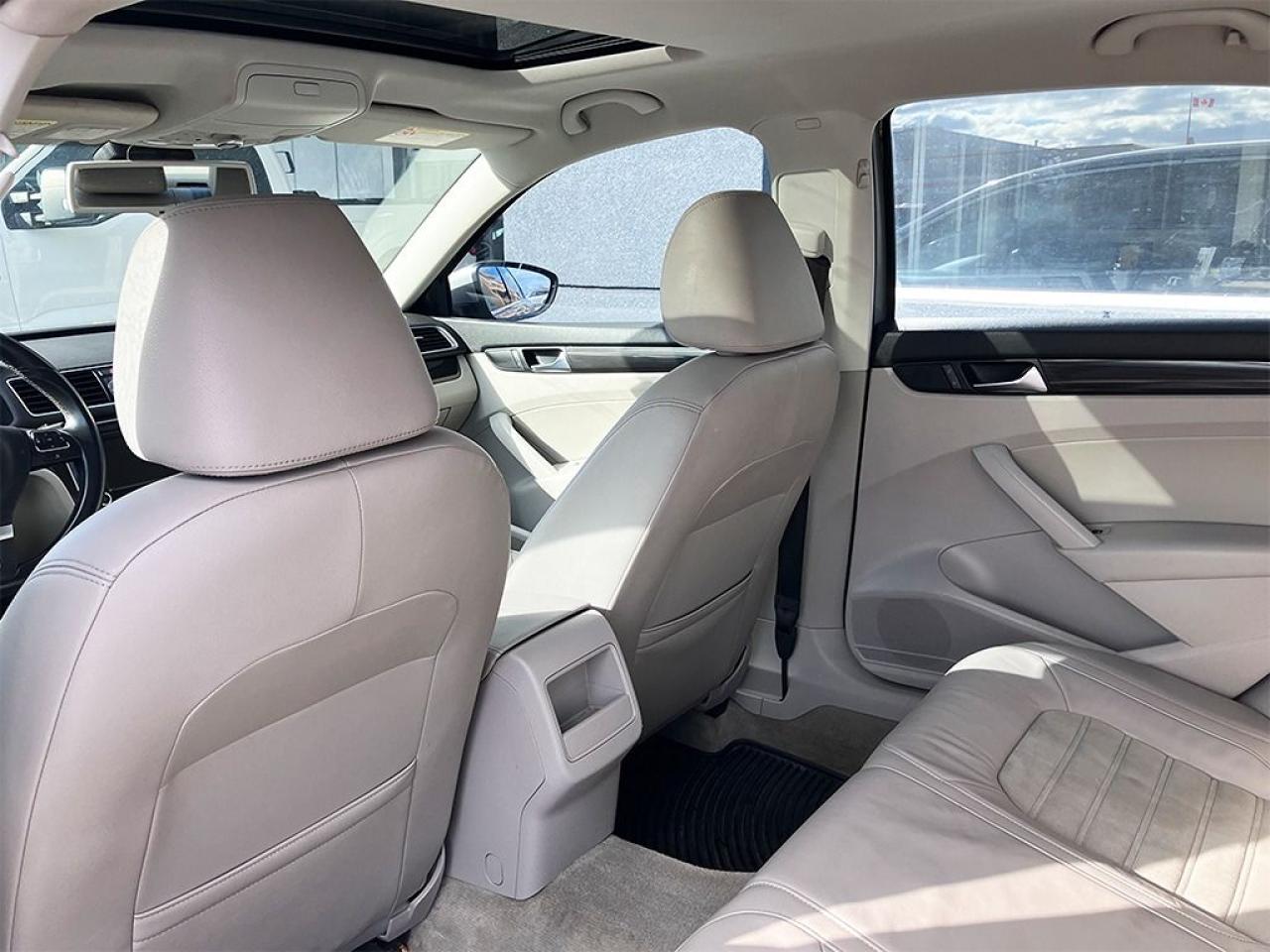 2012 Volkswagen Passat TDI|HIGHLINE|NAVI|LEATHER|SUNROOF|18in ALLOYS Photo