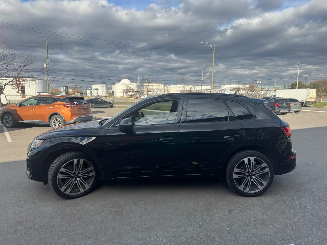 2022 Audi SQ5 PROGRESSIV AWD NAVI LEATHER PAN/ROOF B/SPOT CAMERA Photo3