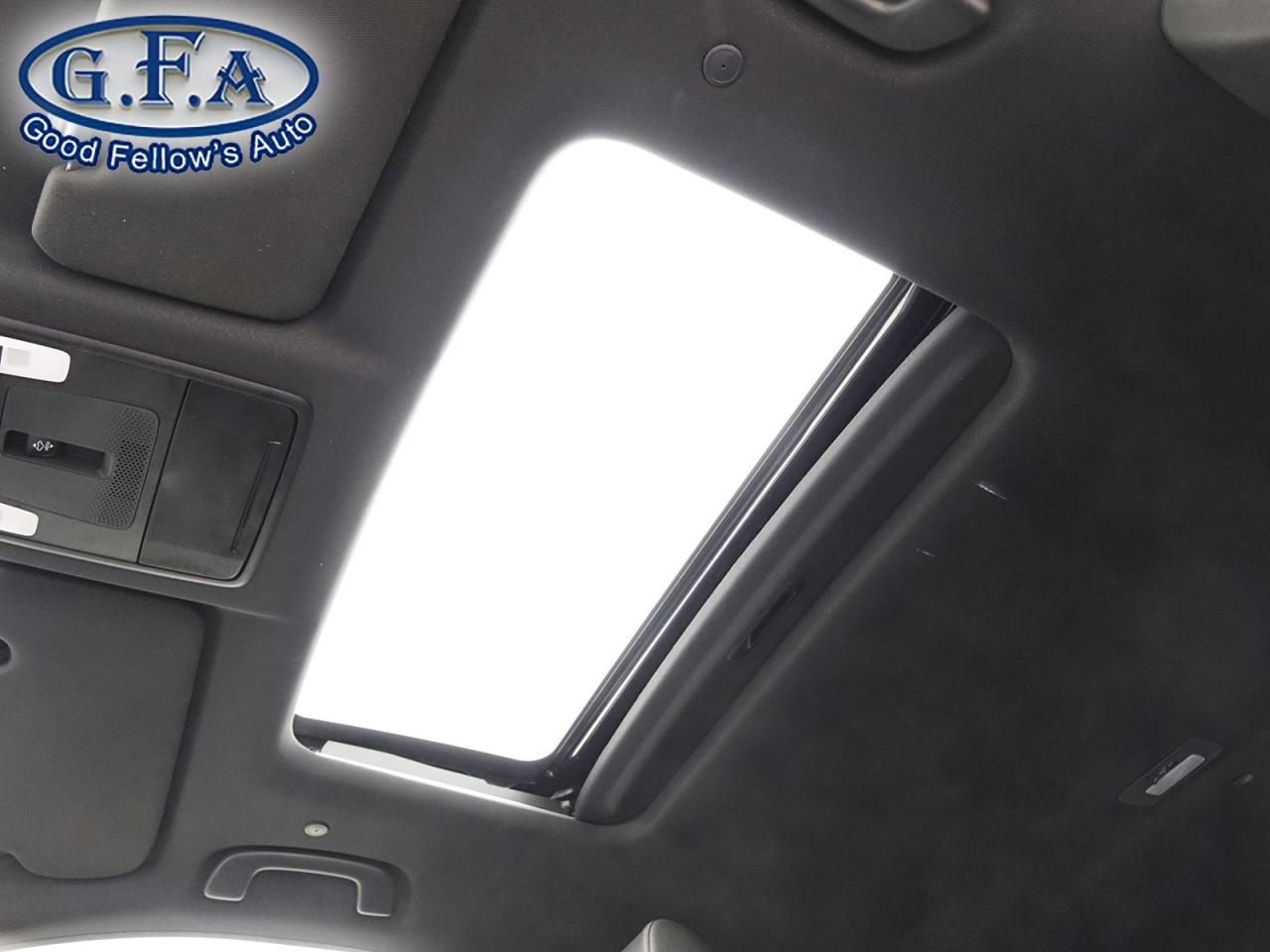 2023 Honda CR-V TOURING MODEL, AWD, LEATHER SEATS, SUNROOF, NAVIGA Photo