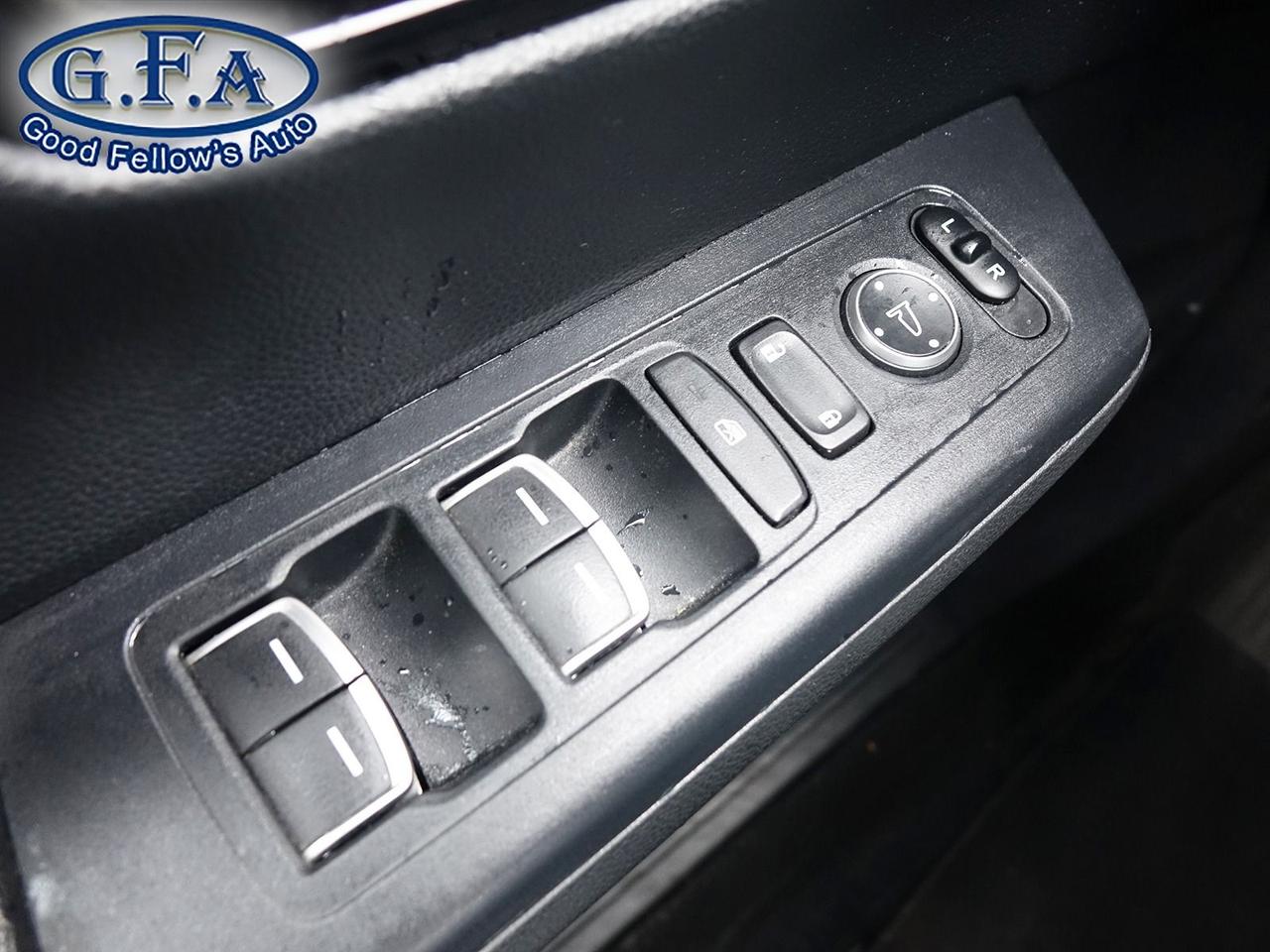 2023 Honda CR-V TOURING MODEL, AWD, LEATHER SEATS, SUNROOF, NAVIGA Photo