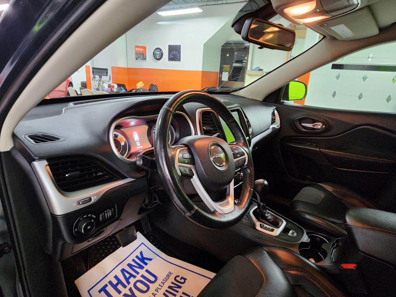 2016 Jeep Cherokee Trailhawk 4X4 HEATED SEATS COLD WEATHER GROUP - Photo #29