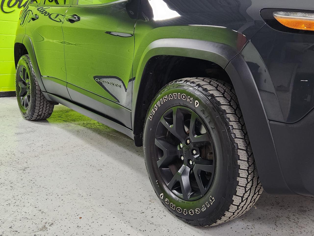 2016 Jeep Cherokee Trailhawk 4X4 HEATED SEATS COLD WEATHER GROUP - Photo #7