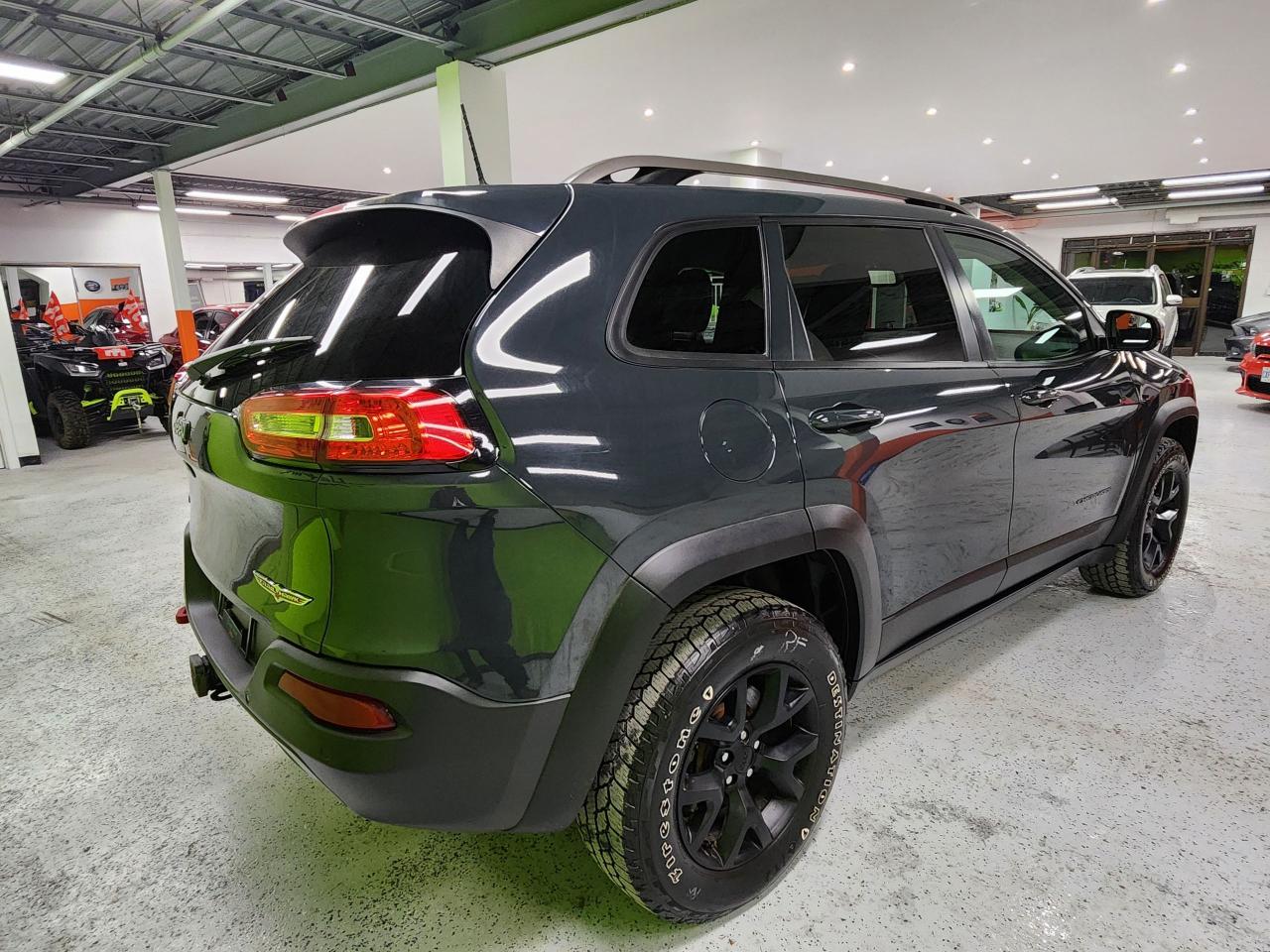 2016 Jeep Cherokee Trailhawk 4X4 HEATED SEATS COLD WEATHER GROUP - Photo #10