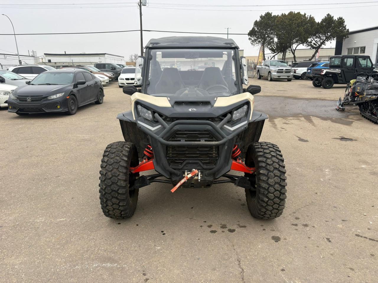 2023 Can-Am Commander XT-P 1000 - Photo #2