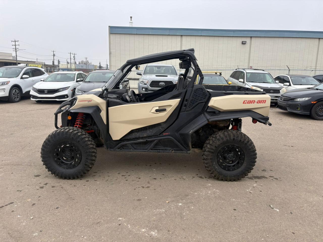 2023 Can-Am Commander XT-P 1000 - Photo #8