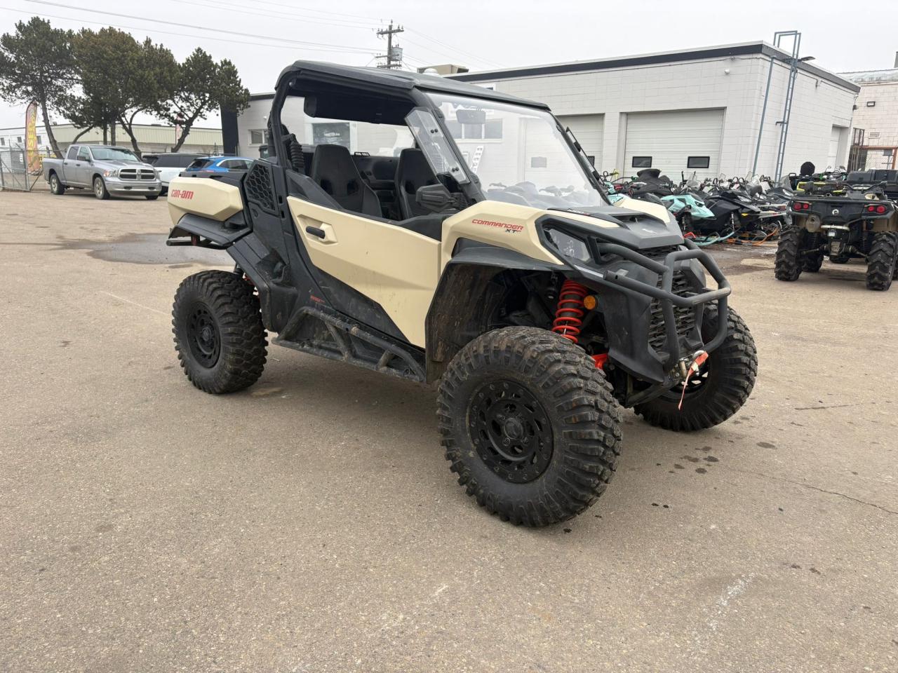 2023 Can-Am Commander XT-P 1000 - Photo #3