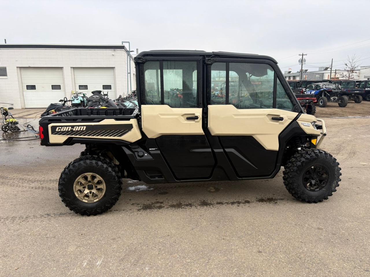 2024 Can-Am Defender HD10 MAX LIMITED - Photo #4