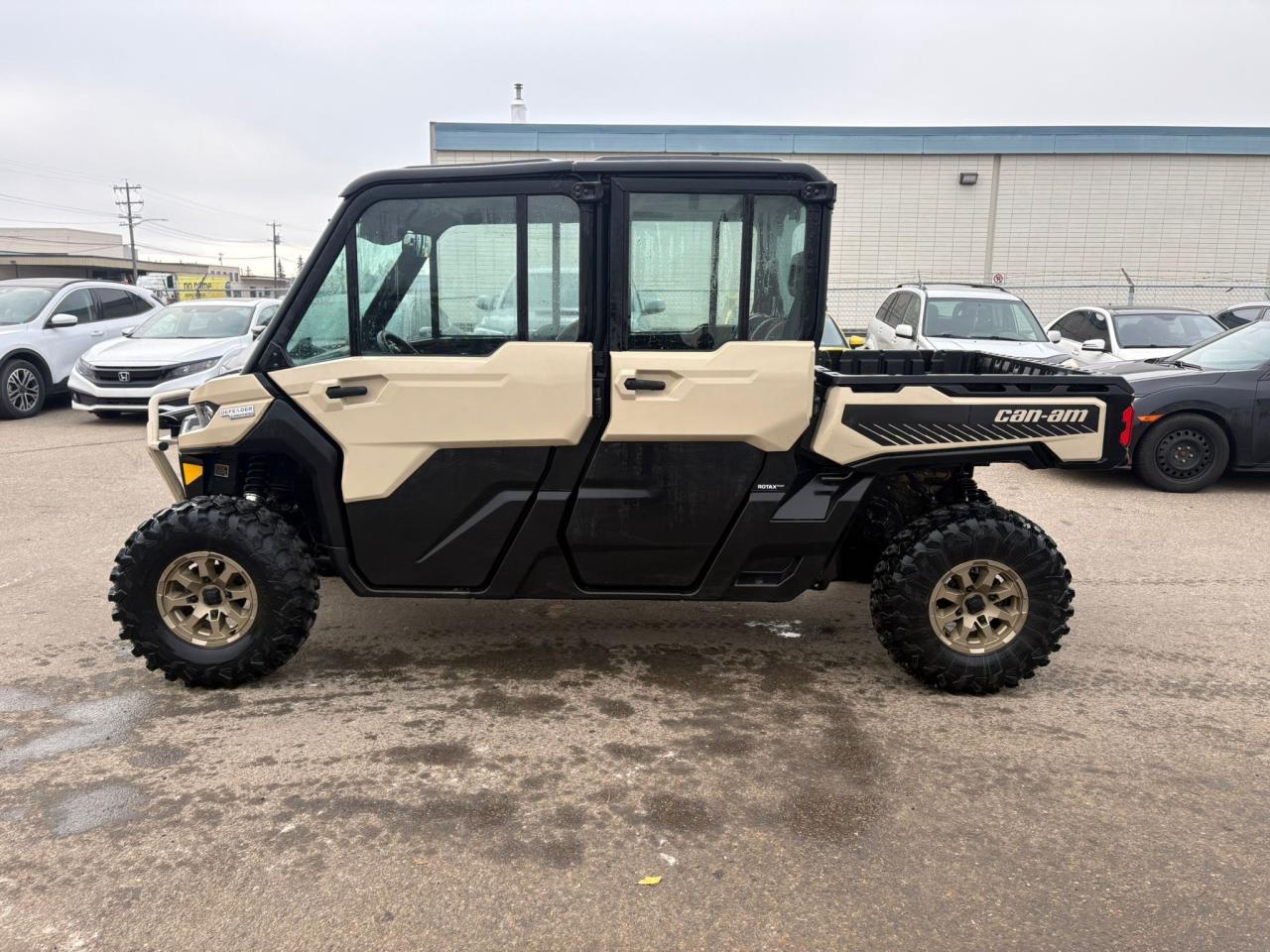 2024 Can-Am Defender HD10 MAX LIMITED - Photo #7
