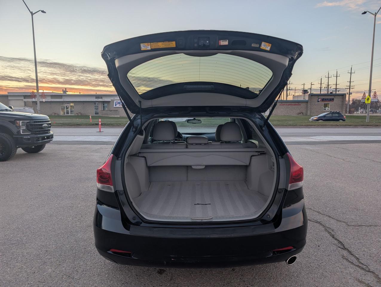 2013 Toyota Venza Heated seats | Panoramic roof | Back up camera - Photo #6