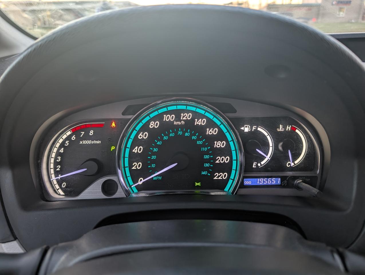 2013 Toyota Venza Heated seats | Panoramic roof | Back up camera - Photo #14