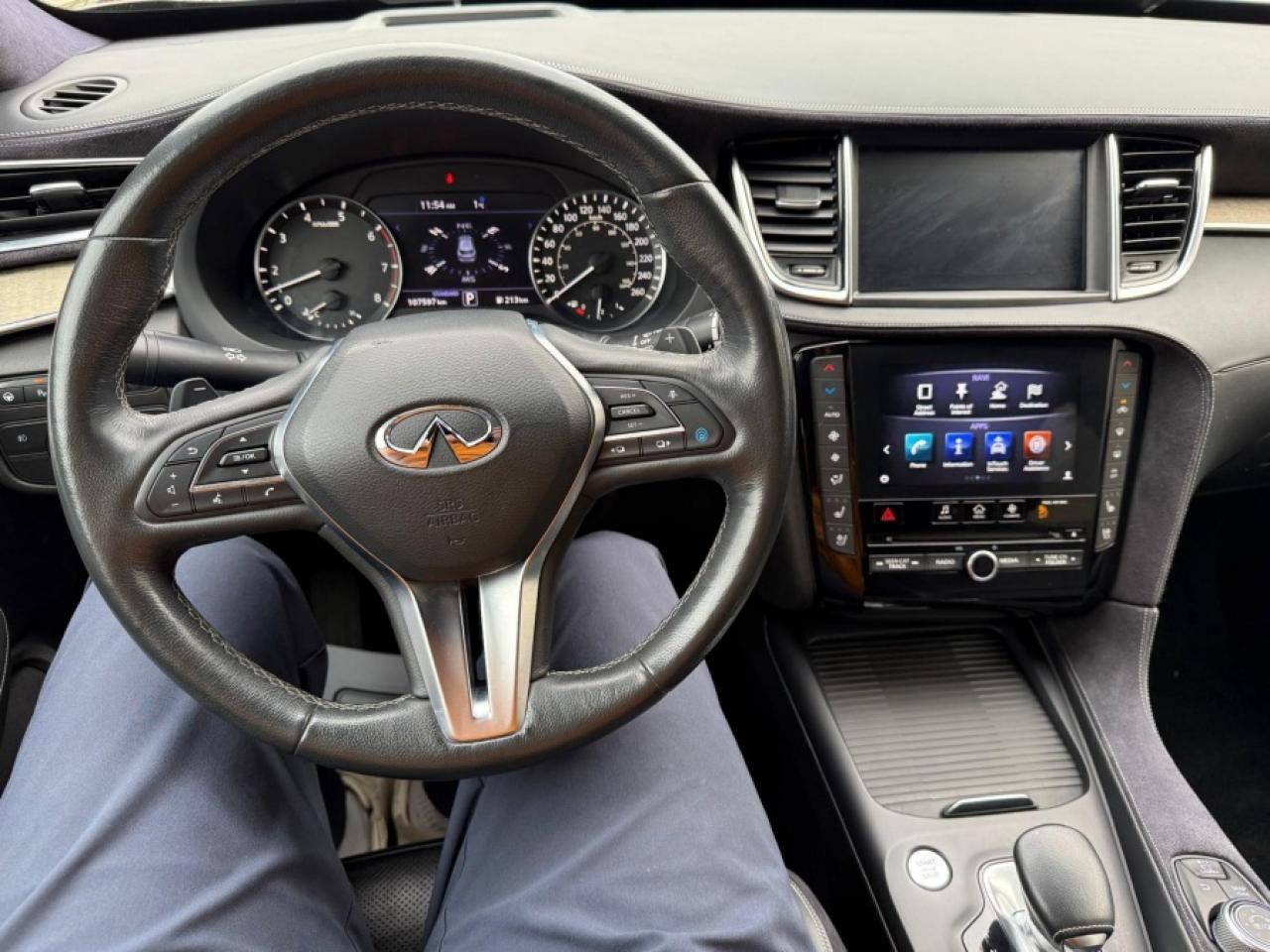 2019 Infiniti QX50 ESSENTIAL/ PANORAMIC ROOF / NAVI / CAMERAS / BOSE - Photo #13