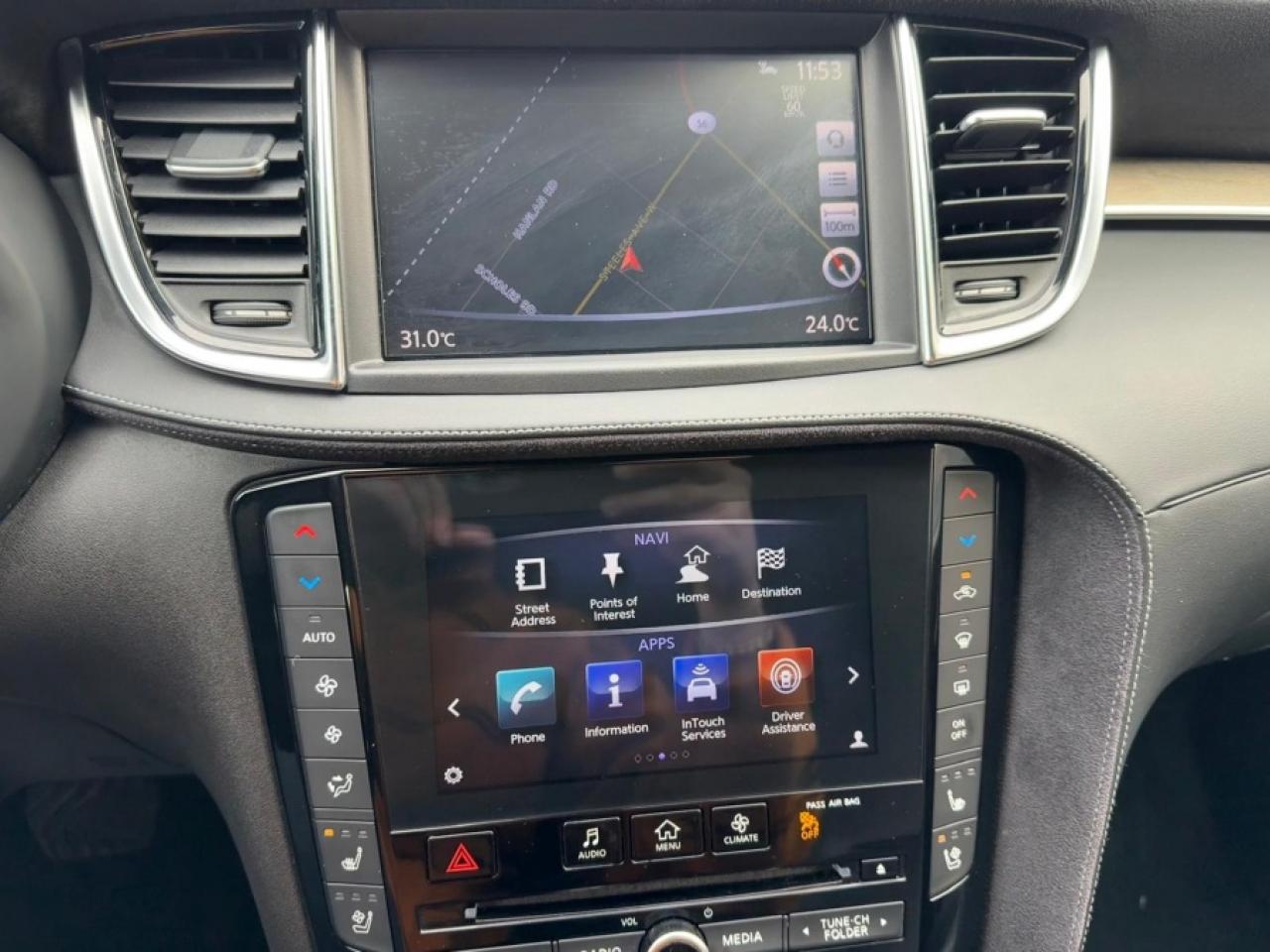 2019 Infiniti QX50 ESSENTIAL/ PANORAMIC ROOF / NAVI / CAMERAS / BOSE - Photo #16