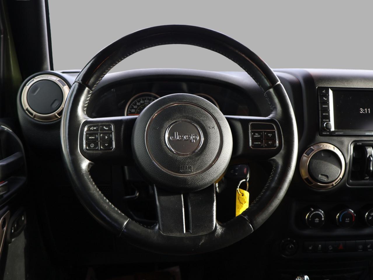 2016 Jeep Wrangler V6 UNLIMITED 75 ANNIVERSARY 4WD CERTIFIED *ACCIDENT FREE* NAV BLUETOOTH HEATED LEATHER CRUISE ALLOYS - Photo #9