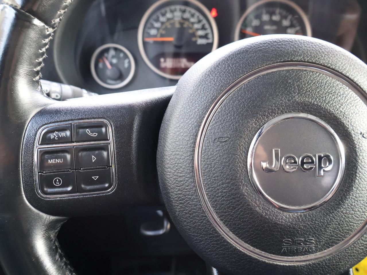 2016 Jeep Wrangler V6 UNLIMITED 75 ANNIVERSARY 4WD CERTIFIED *ACCIDENT FREE* NAV BLUETOOTH HEATED LEATHER CRUISE ALLOYS - Photo #23