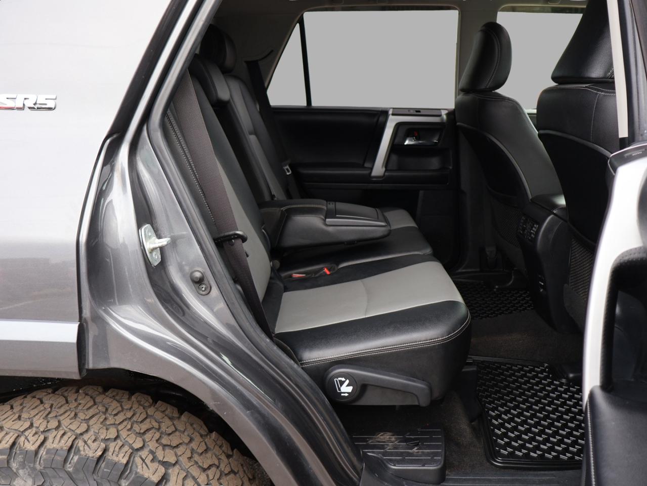 2016 Toyota 4Runner SR5-TRD PREMIUM PKG 4WD CERTIFIED *7 SEATS*ACCIDENT FREE* CAMERA BLUETOOTH LEATHER HEATED SUNROOF CRUISE ALLOYS - Photo #17