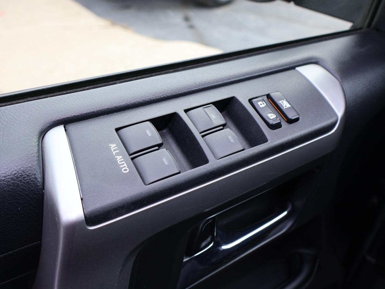 2016 Toyota 4Runner SR5-TRD PREMIUM PKG 4WD CERTIFIED *7 SEATS*ACCIDENT FREE* CAMERA BLUETOOTH LEATHER HEATED SUNROOF CRUISE ALLOYS - Photo #27