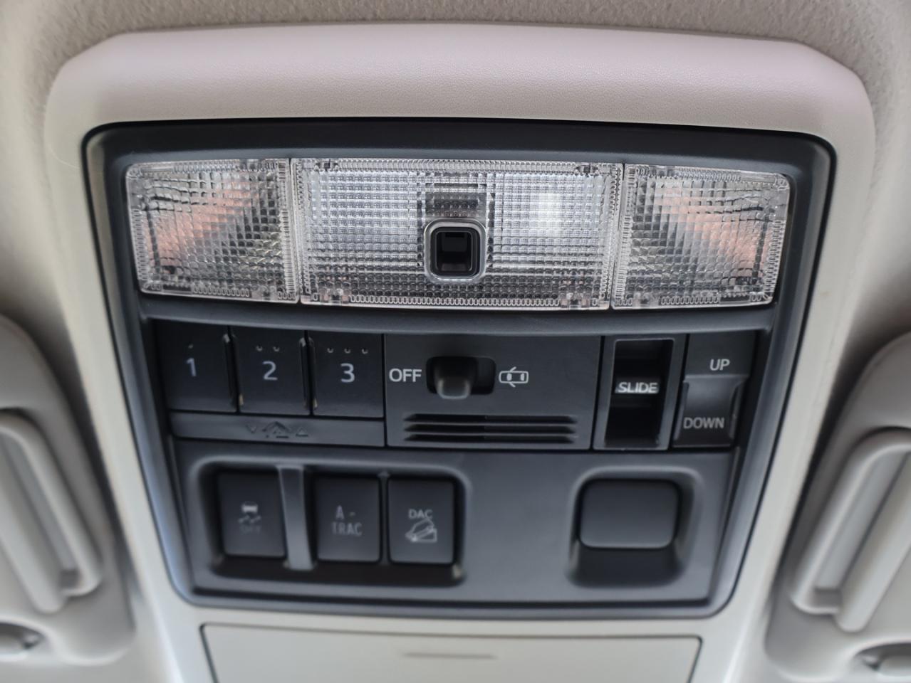 2016 Toyota 4Runner SR5-TRD PREMIUM PKG 4WD CERTIFIED *7 SEATS*ACCIDENT FREE* CAMERA BLUETOOTH LEATHER HEATED SUNROOF CRUISE ALLOYS - Photo #31