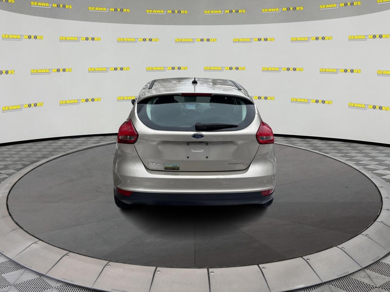 2018 Ford Focus Titanium - Photo #4