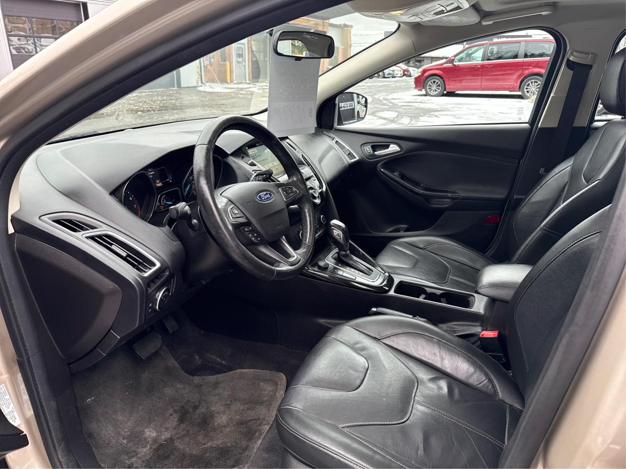 2018 Ford Focus Titanium - Photo #9