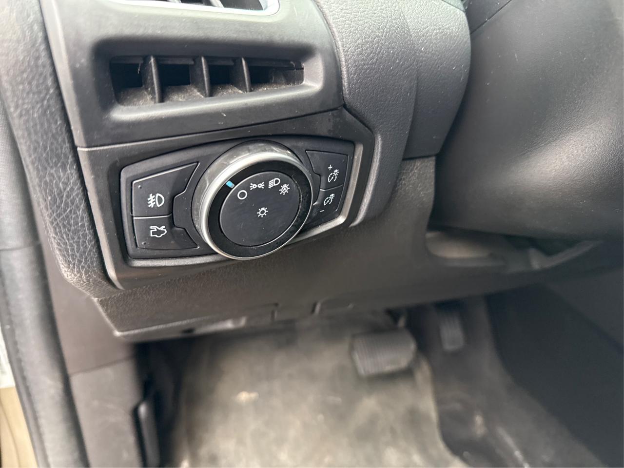 2018 Ford Focus Titanium - Photo #16