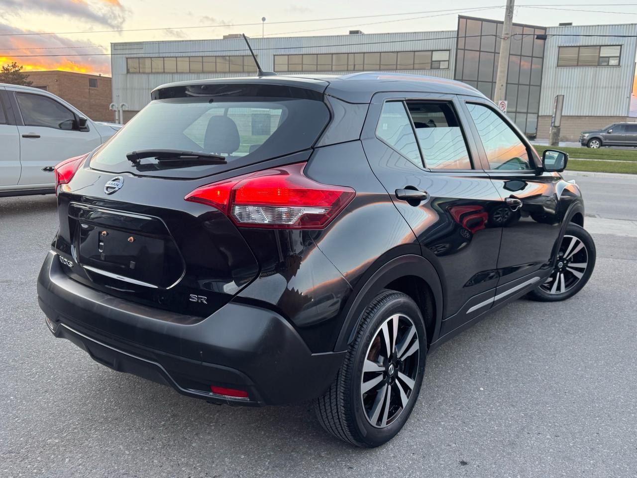 2019 Nissan Kicks SR FWD - Photo #4