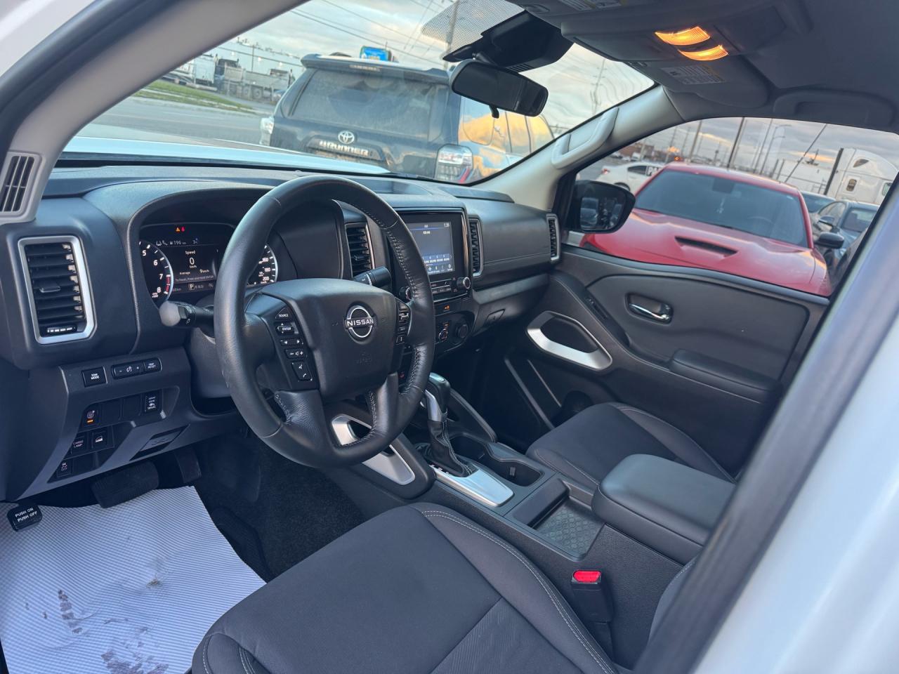 2024 Nissan Frontier Crew Cab 4x4 Long Bed SV - Photo #9