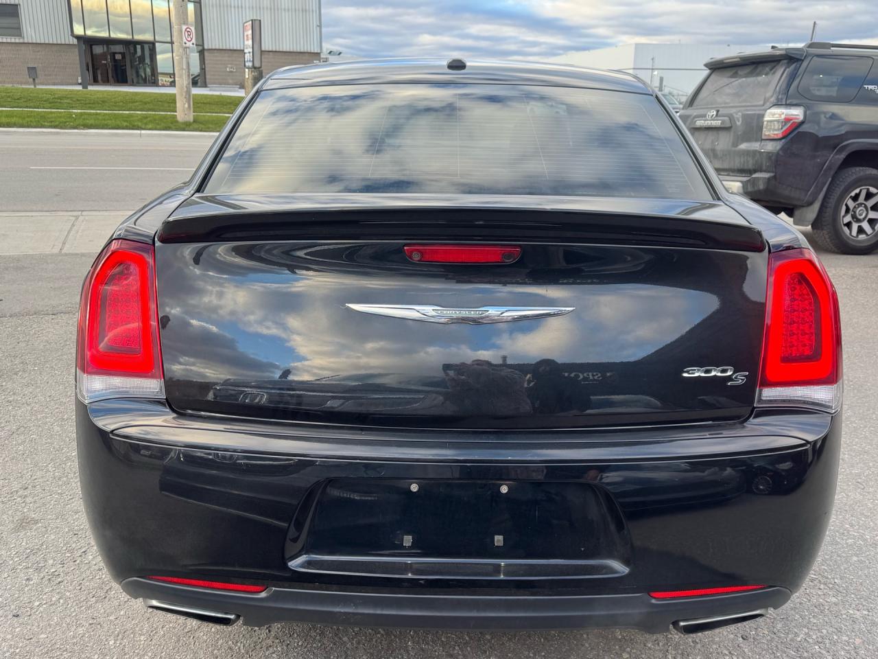 2017 Chrysler 300 S 4dr Sdn 300S RWD - Photo #5