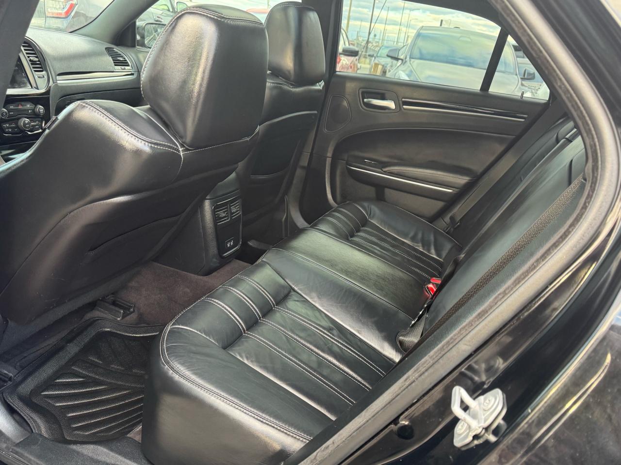 2017 Chrysler 300 S 4dr Sdn 300S RWD - Photo #10