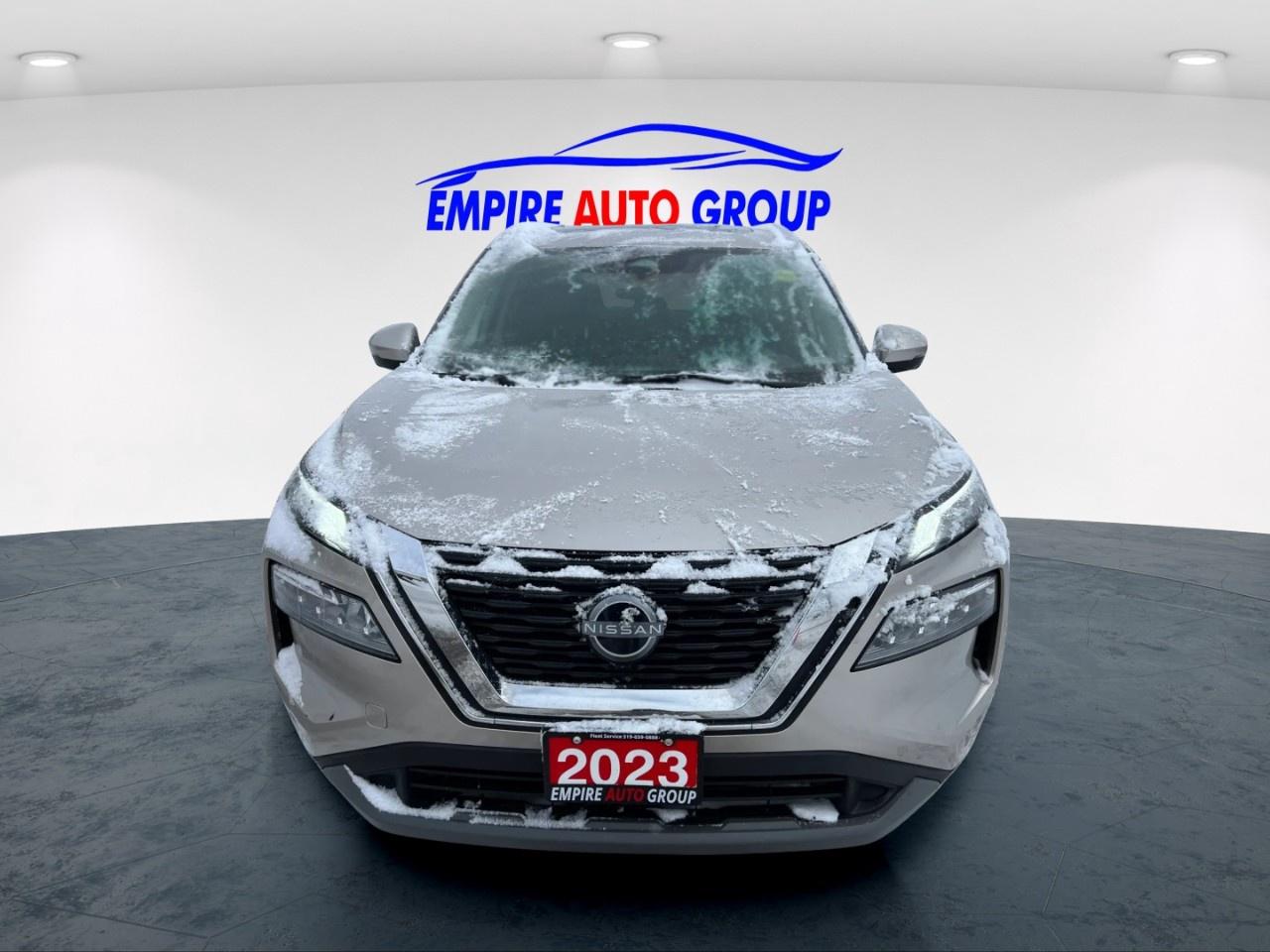 2023 Nissan Rogue SV Photo2