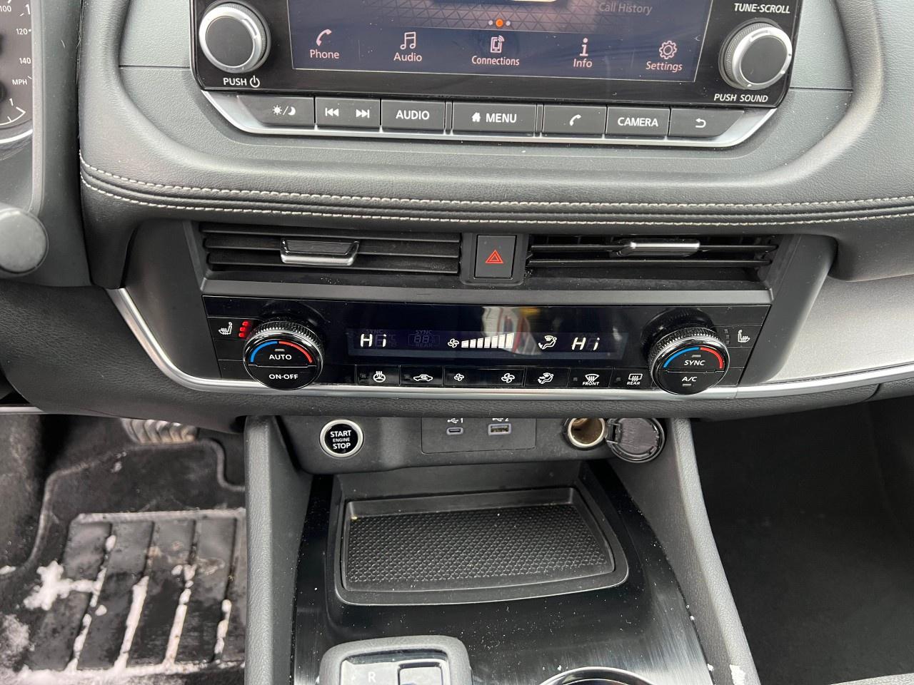 2023 Nissan Rogue SV Photo