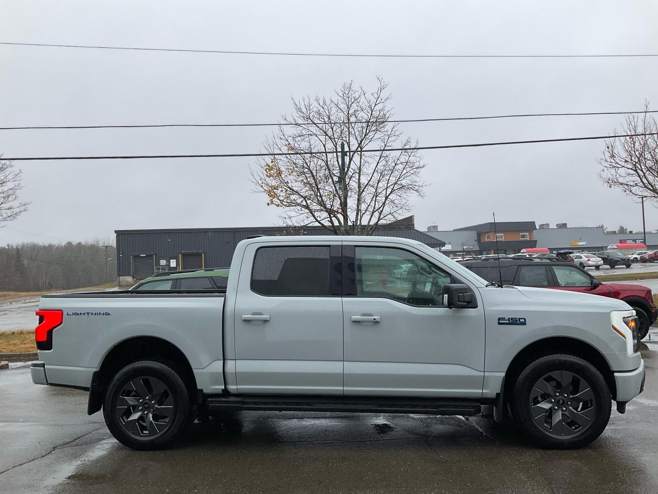 2024 Ford F-150 Lightning Flash Photo3