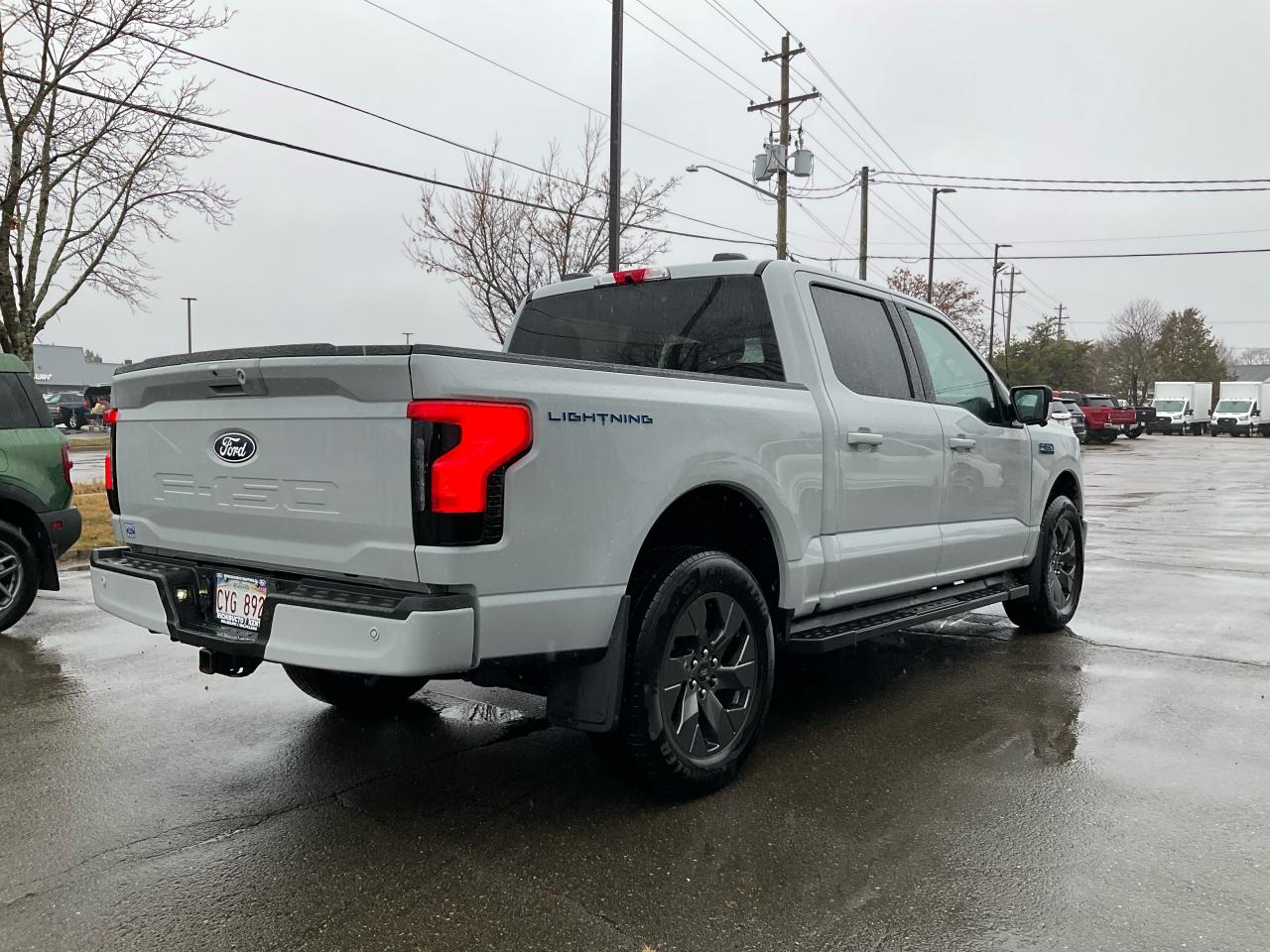 2024 Ford F-150 Lightning Flash Photo4