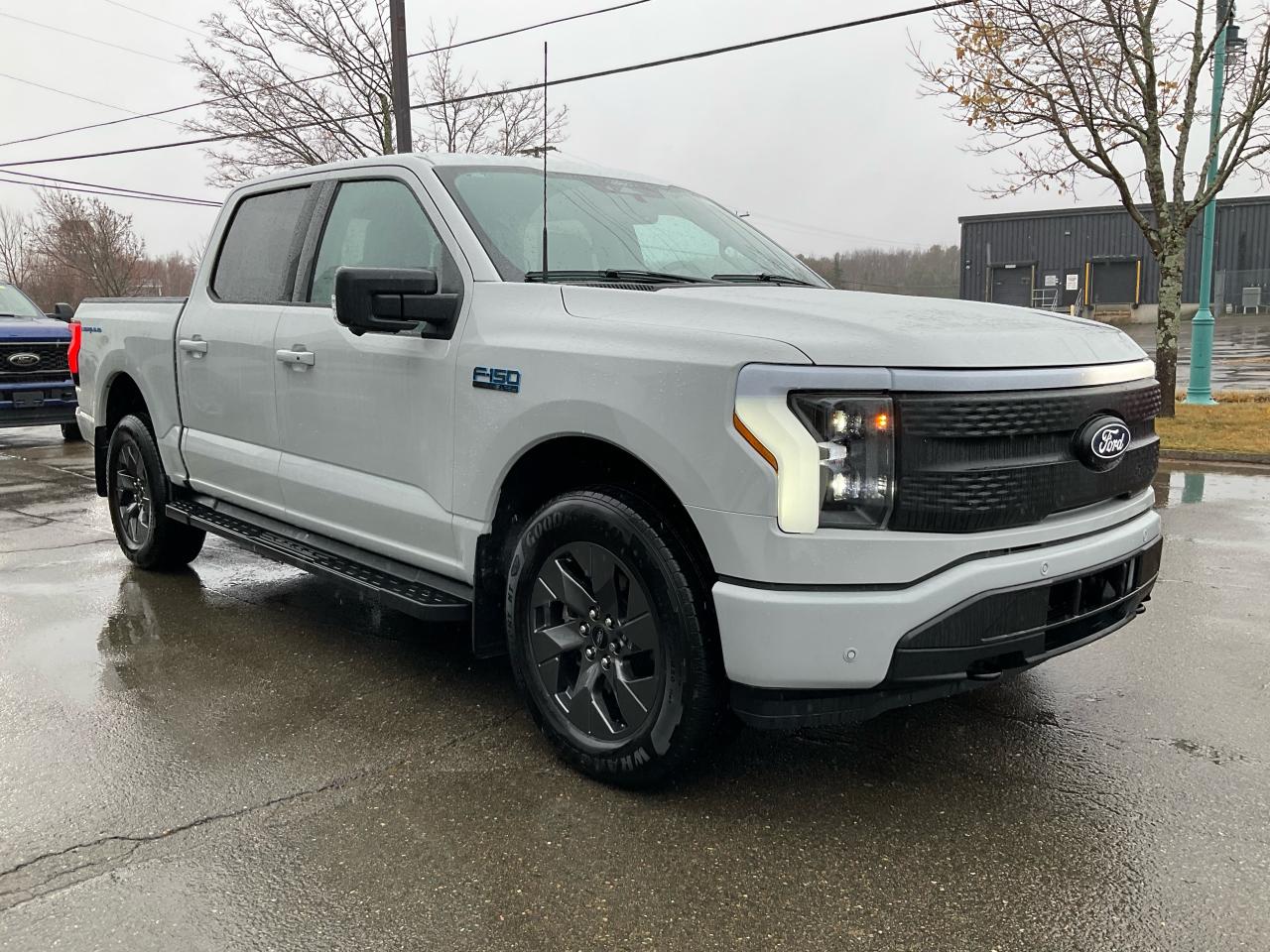 2024 Ford F-150 Lightning Flash Photo2