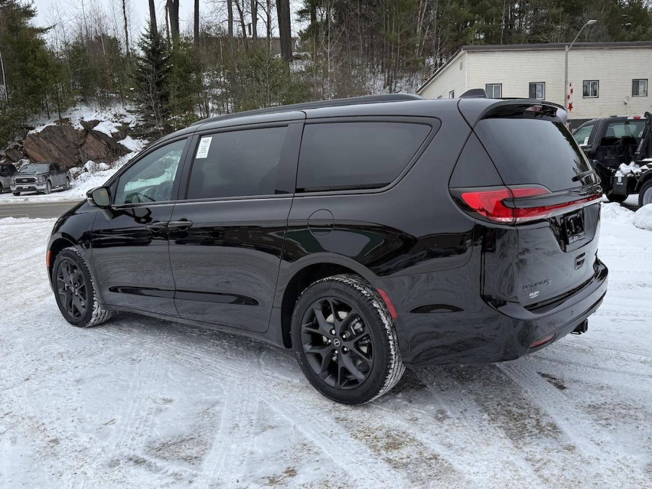 2026 Chrysler Pacifica Limited AWD Photo