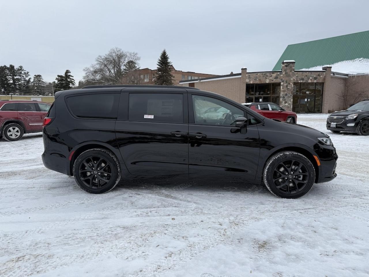 2026 Chrysler Pacifica Limited AWD Photo