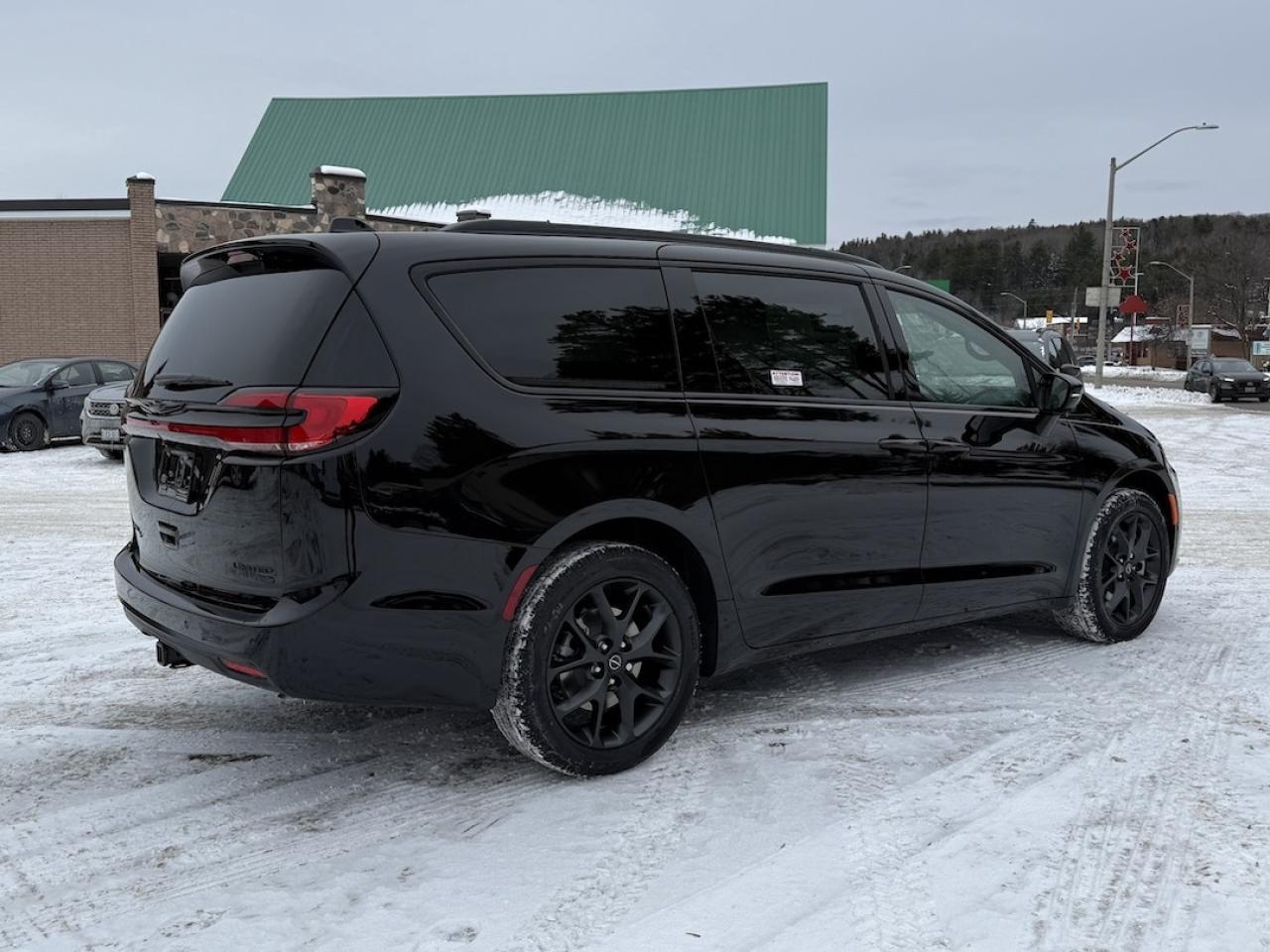 2026 Chrysler Pacifica Limited AWD Photo