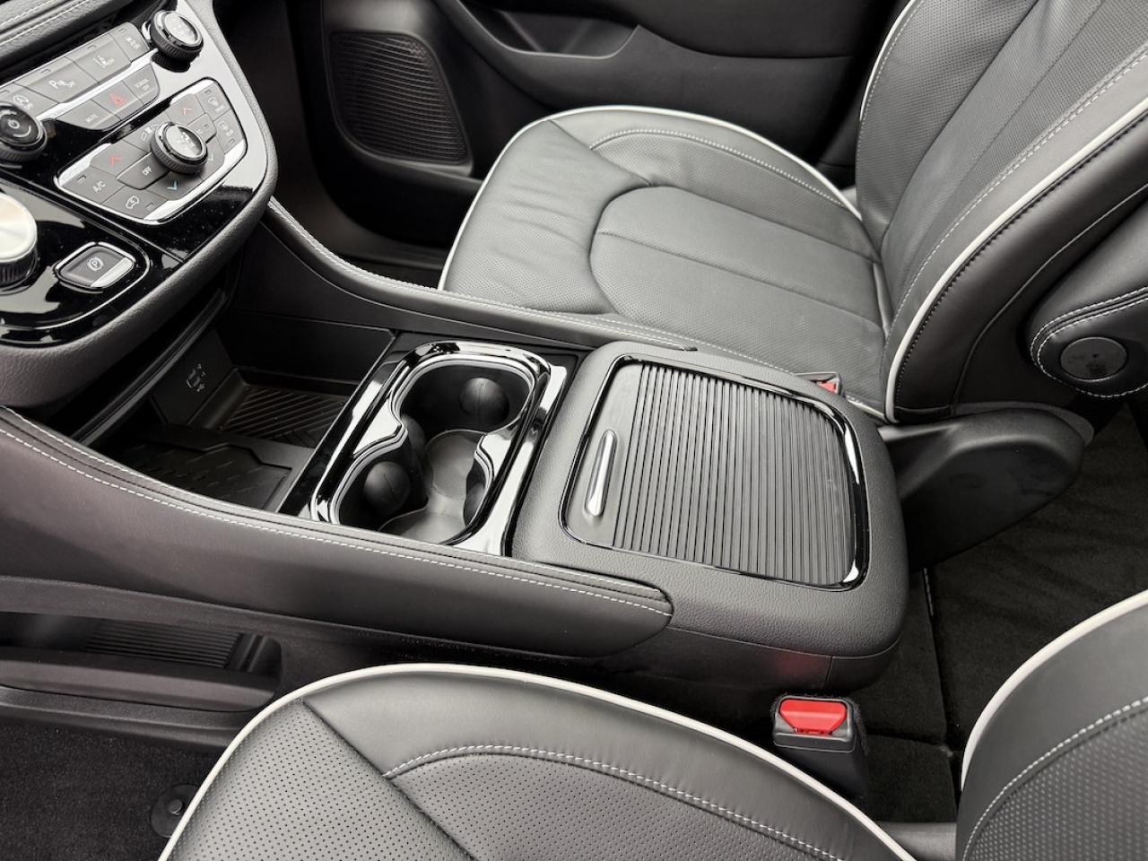 2026 Chrysler Pacifica Limited AWD Photo