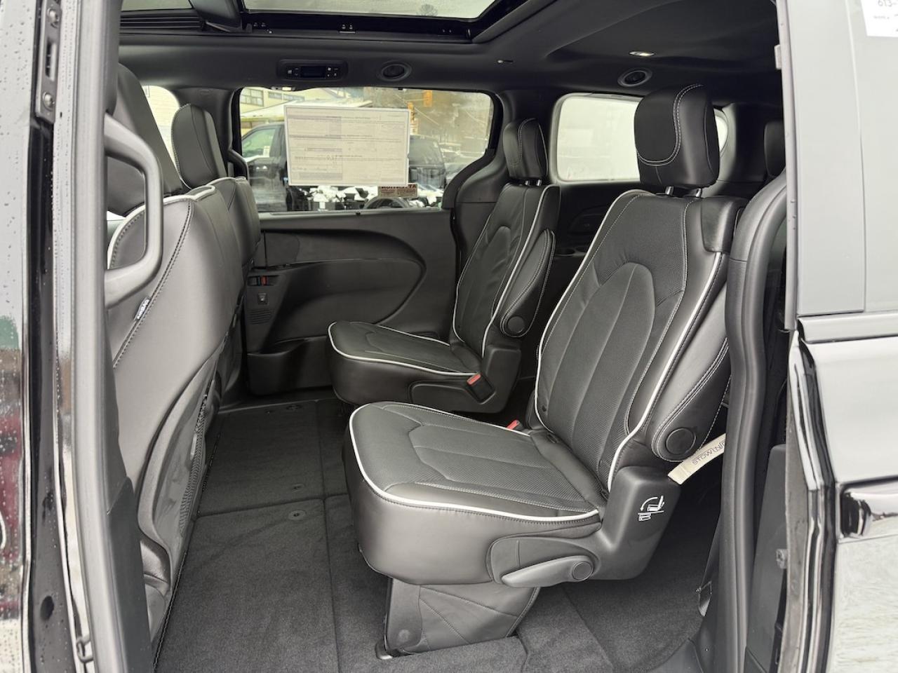 2026 Chrysler Pacifica Limited AWD Photo