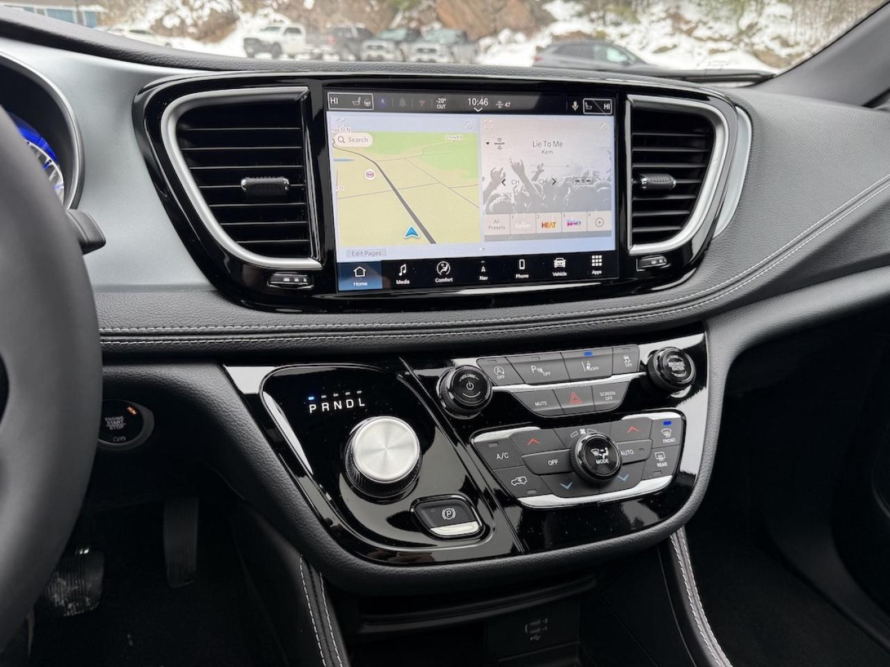 2026 Chrysler Pacifica Limited AWD Photo