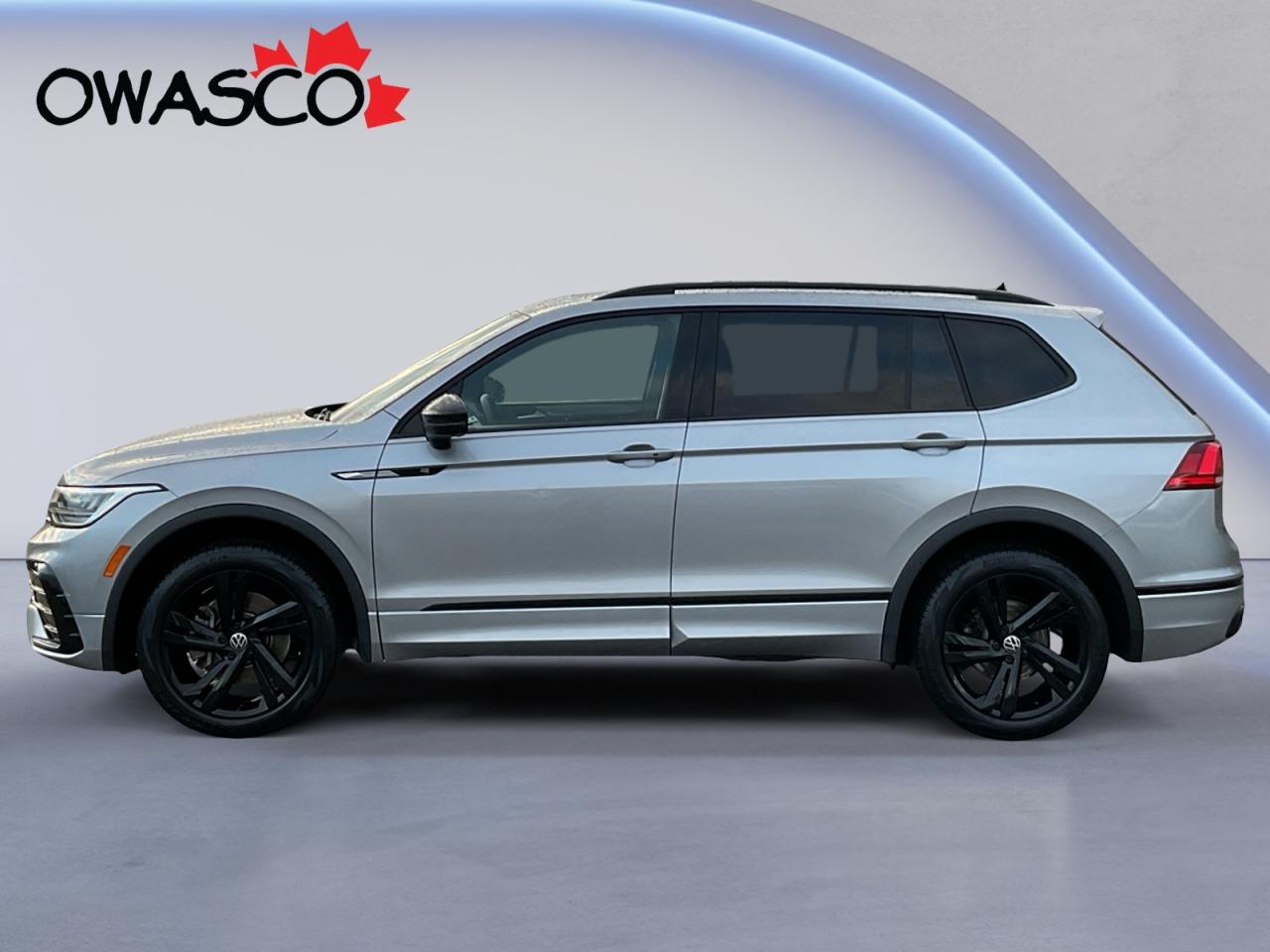 2023 Volkswagen Tiguan 2.0L Comfortline R-Line Black Edition! One Owner! Photo2