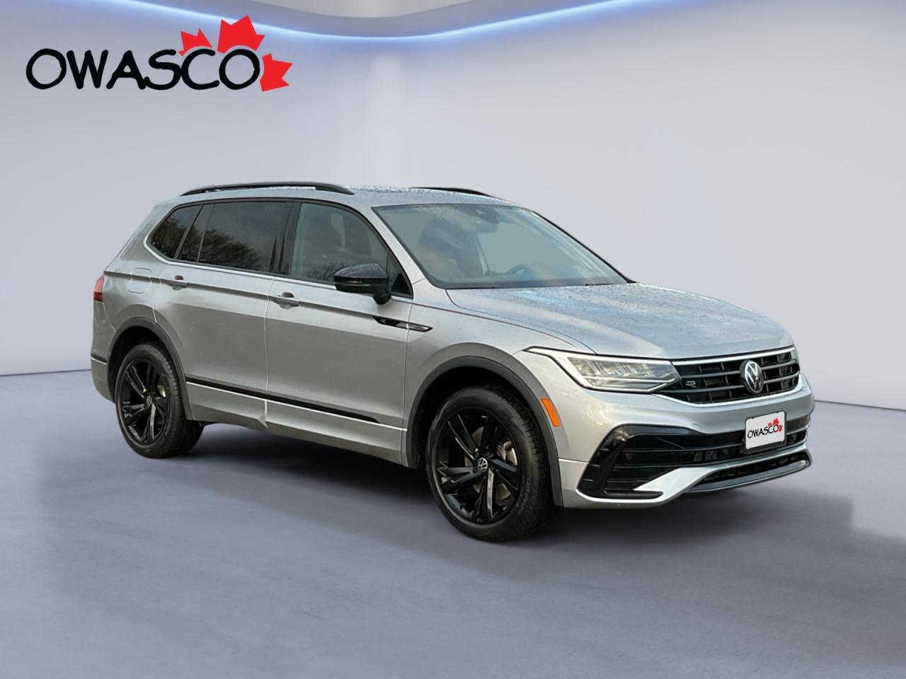 2023 Volkswagen Tiguan 2.0L Comfortline R-Line Black Edition! One Owner! Photo