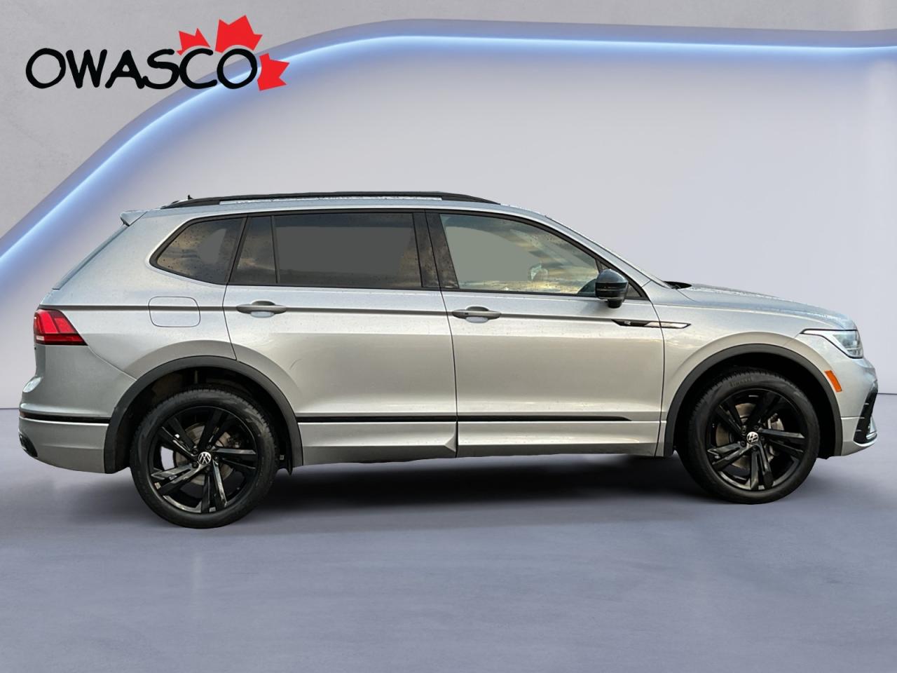 2023 Volkswagen Tiguan 2.0L Comfortline R-Line Black Edition! One Owner! Photo