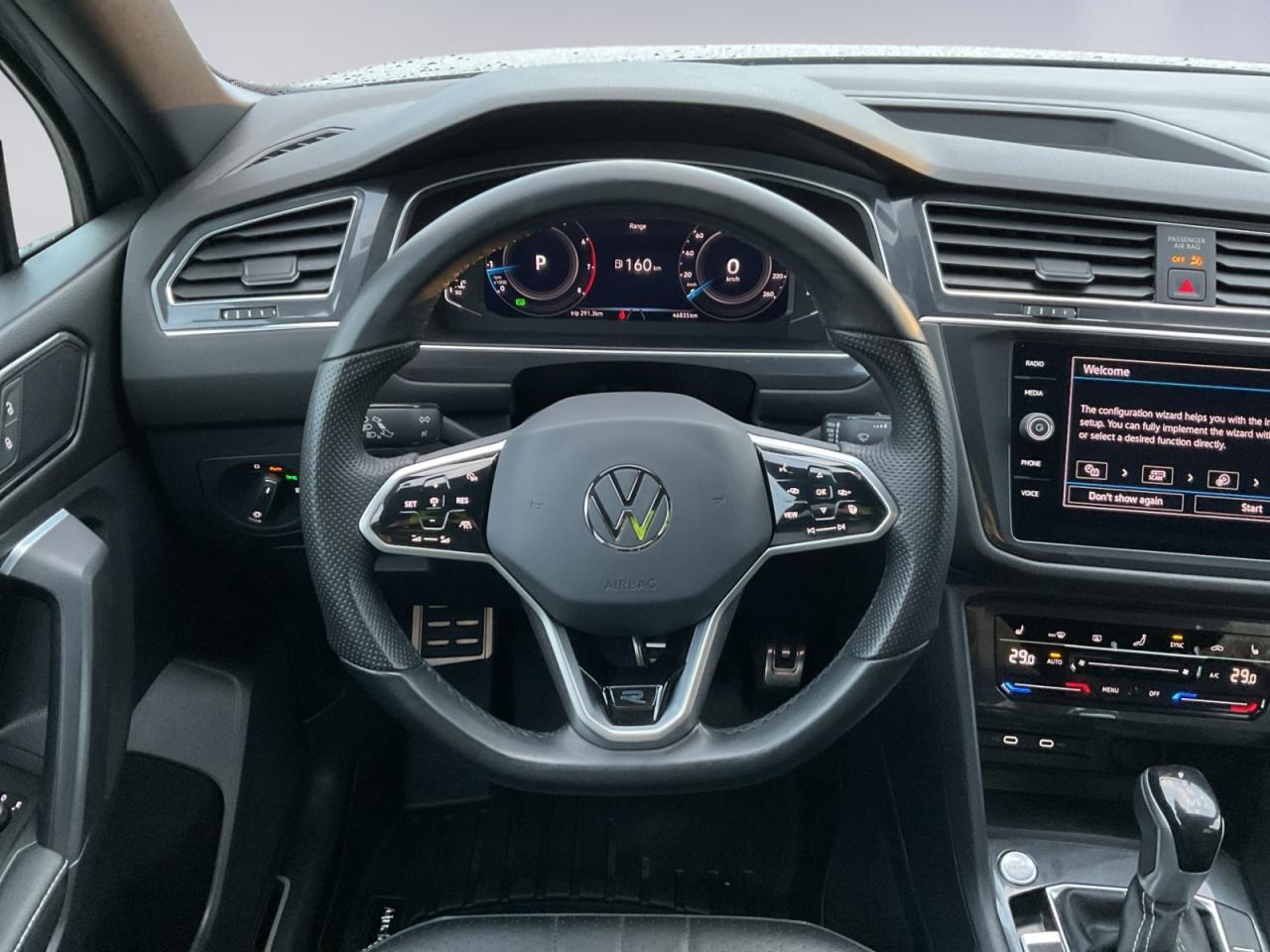 2023 Volkswagen Tiguan 2.0L Comfortline R-Line Black Edition! One Owner! Photo